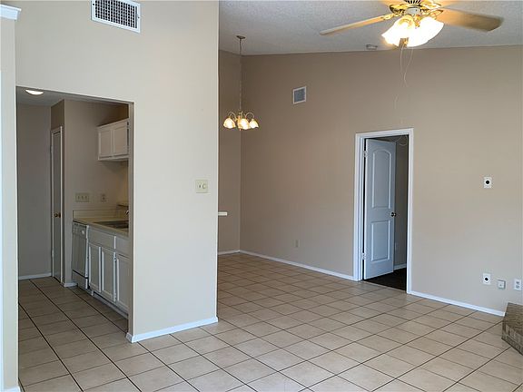 4th image of 315 Greenlawn Blvd #315
