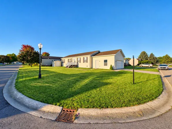 1055 Cambry Cir, Grass Lake, MI 49240