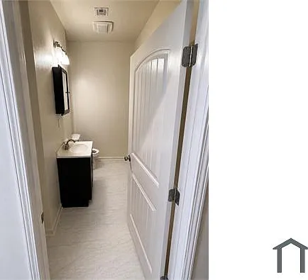 3 bed, 1200 sqft, $1,750 — Photo 3