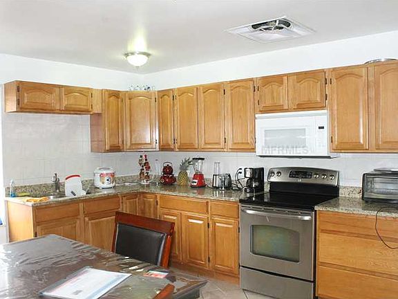 4th image of 113 N Nowell St