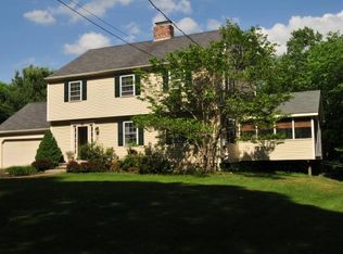 25 Barker Rd, Stratham, NH 03885