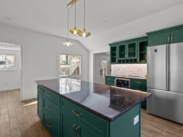 343 Hope Furnace Rd, Scituate, RI 02831