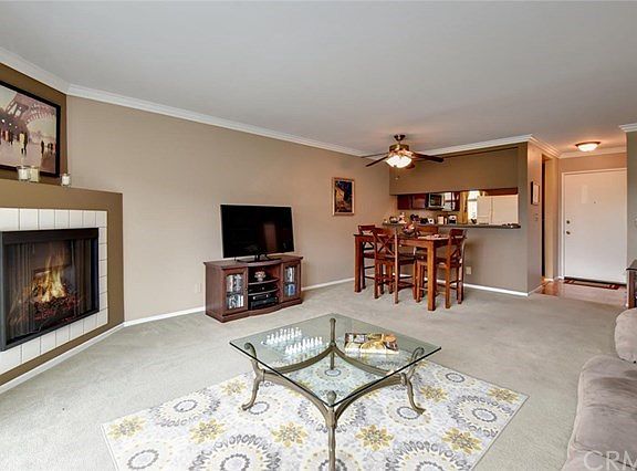3rd image of 445 W 6th St Unit 304