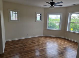953 Garfield St #2, Oak Park, IL 60304
