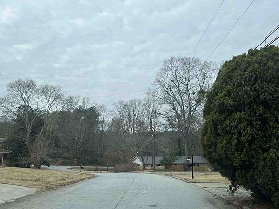 Exterior Neighborhood (street photo)