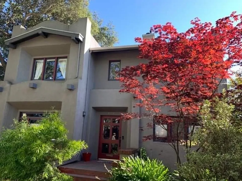 684 Colusa Ave