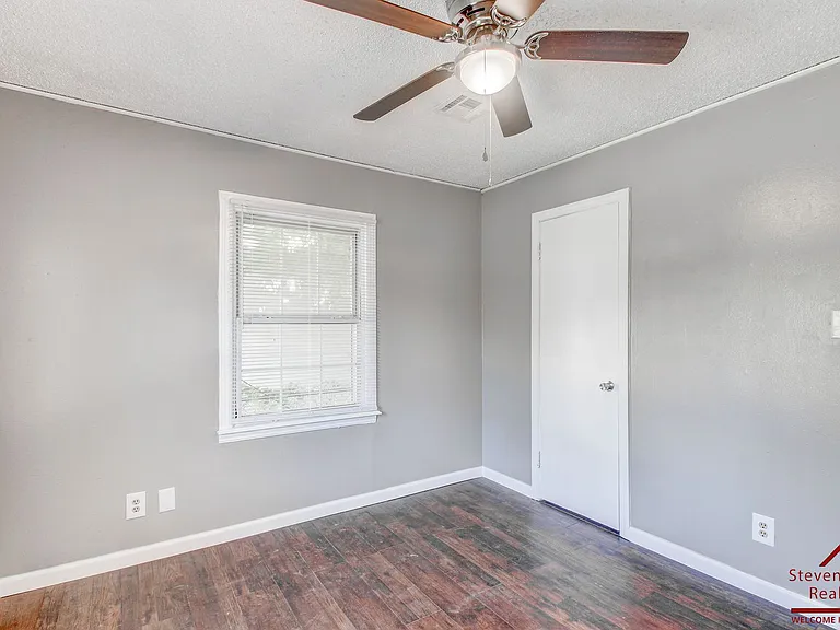 1806 NW Lincoln Ave — Photo 20
