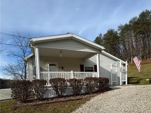 1695 Sugar Camp Rd, Mineral Wells, WV 26150