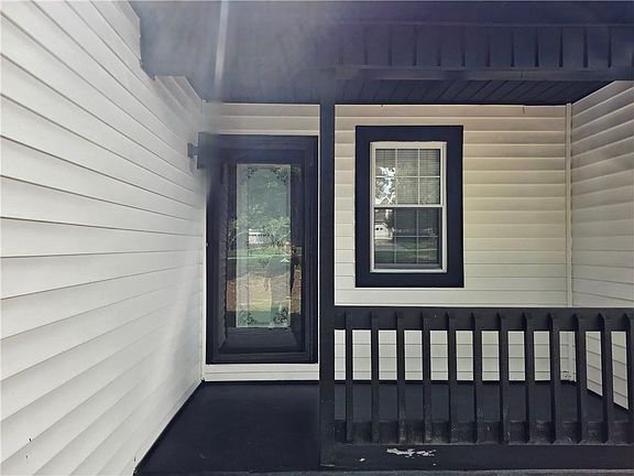 3rd image of 1800 Keenland Pl
