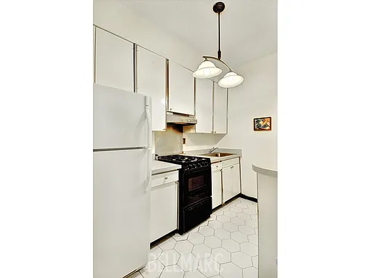 Rented by Bellmarc Realty | media 9