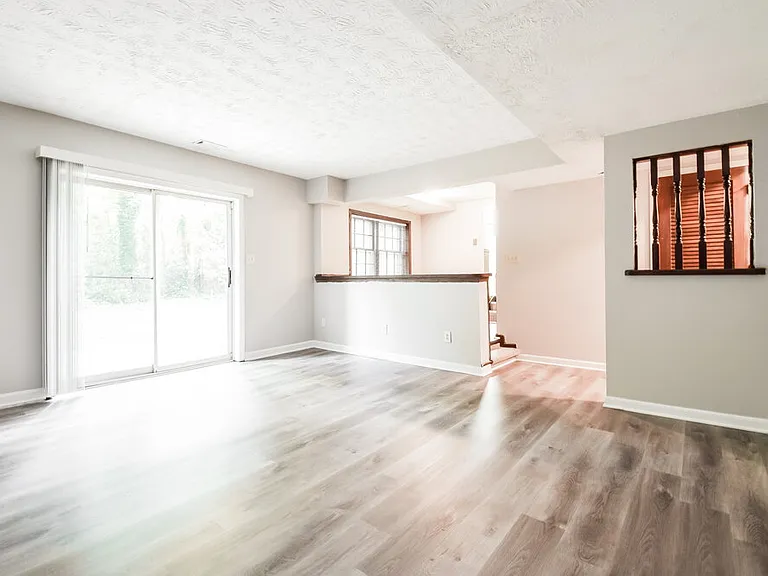 2725 Westford Ct — Photo 5
