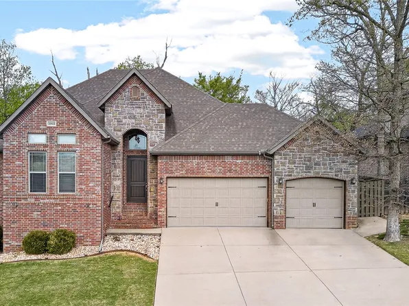 2003 NE Steinbeck Dr, Bentonville, AR 72712
