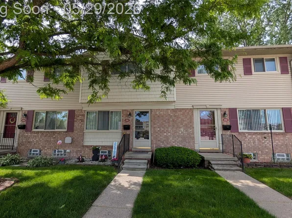9792 Cornell St, Taylor, MI 48180
