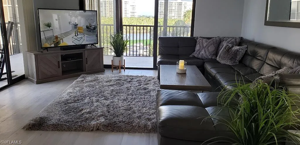 2 bed, 2.0 bath, 1525 sqft, $10,000 — Photo 2