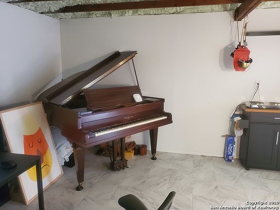 5th image of 312 N Calaveras #2