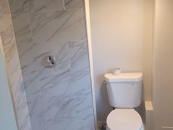 3rd image of 17 Hinckley St