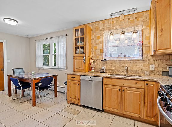 5th image of 3720 East Ave