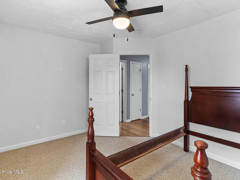 108 Camberly Ln — Photo 9