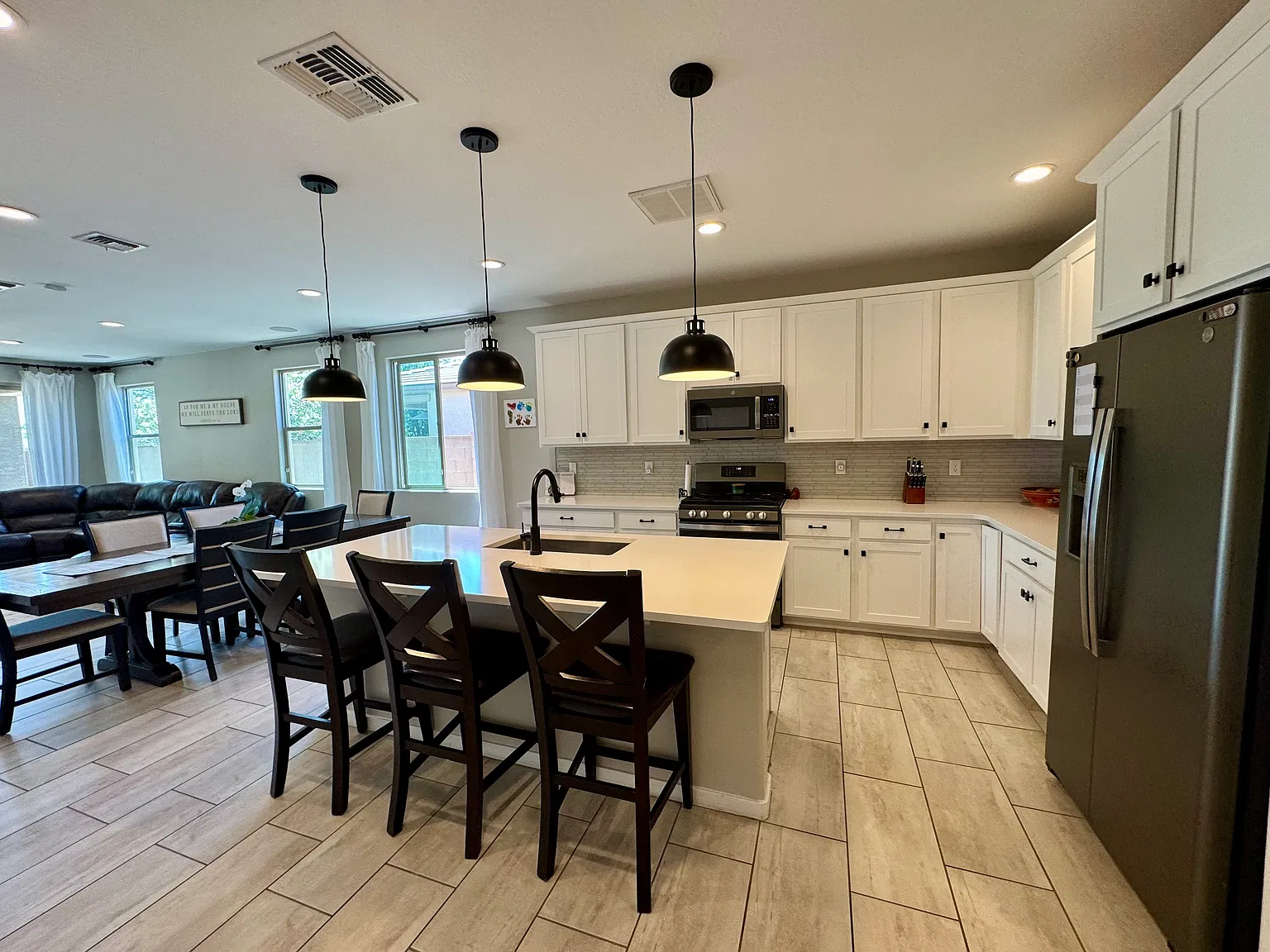 2870 N Blossom Ln — Photo 2
