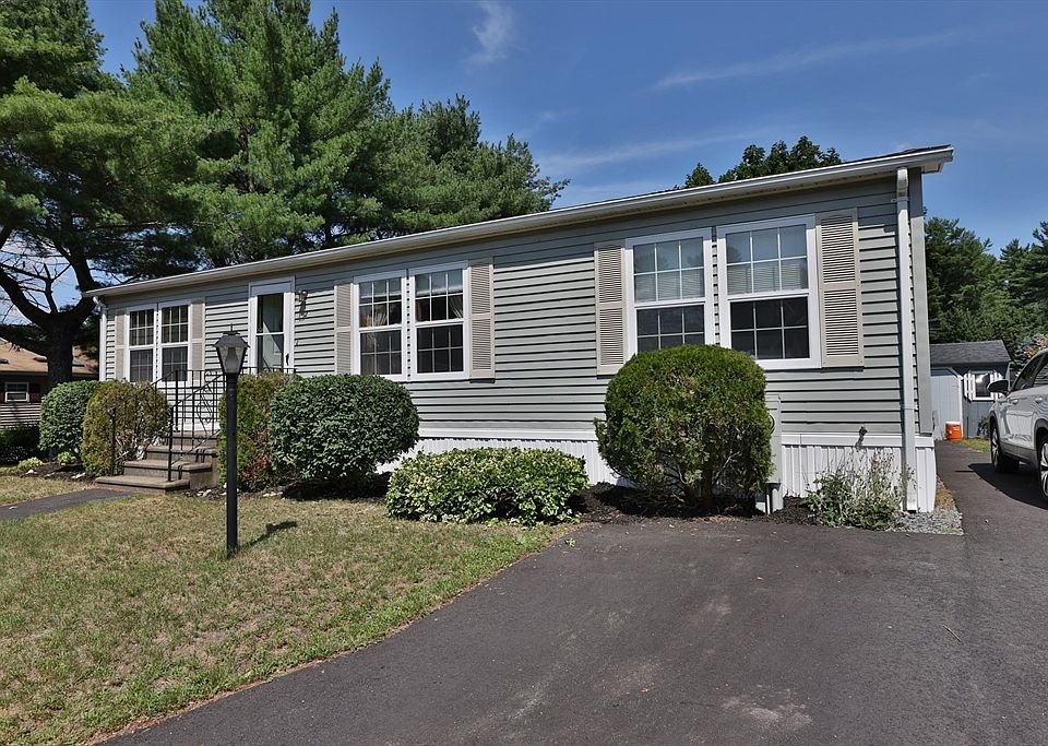 1st image of 2 Douglas Dr
