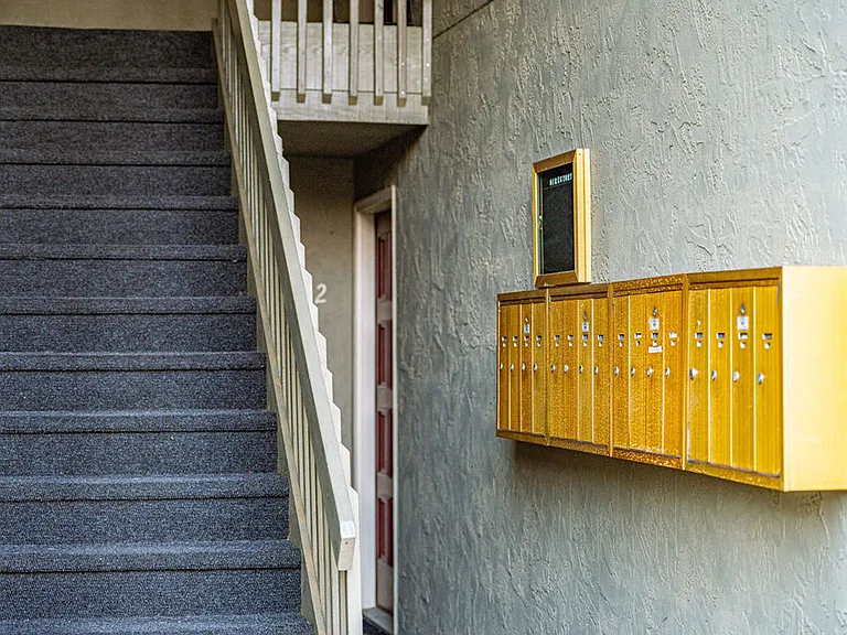 Skandi Villa in Edmonds | Boutique Apartments with Modern Touches | 1 MONTH FREE! — Photo 13