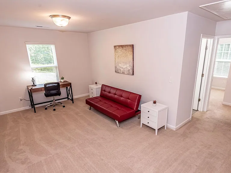 430 Carolyn Ln — Photo 11