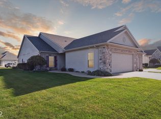 1802 Waterfall Dr, Nappanee, IN 46550