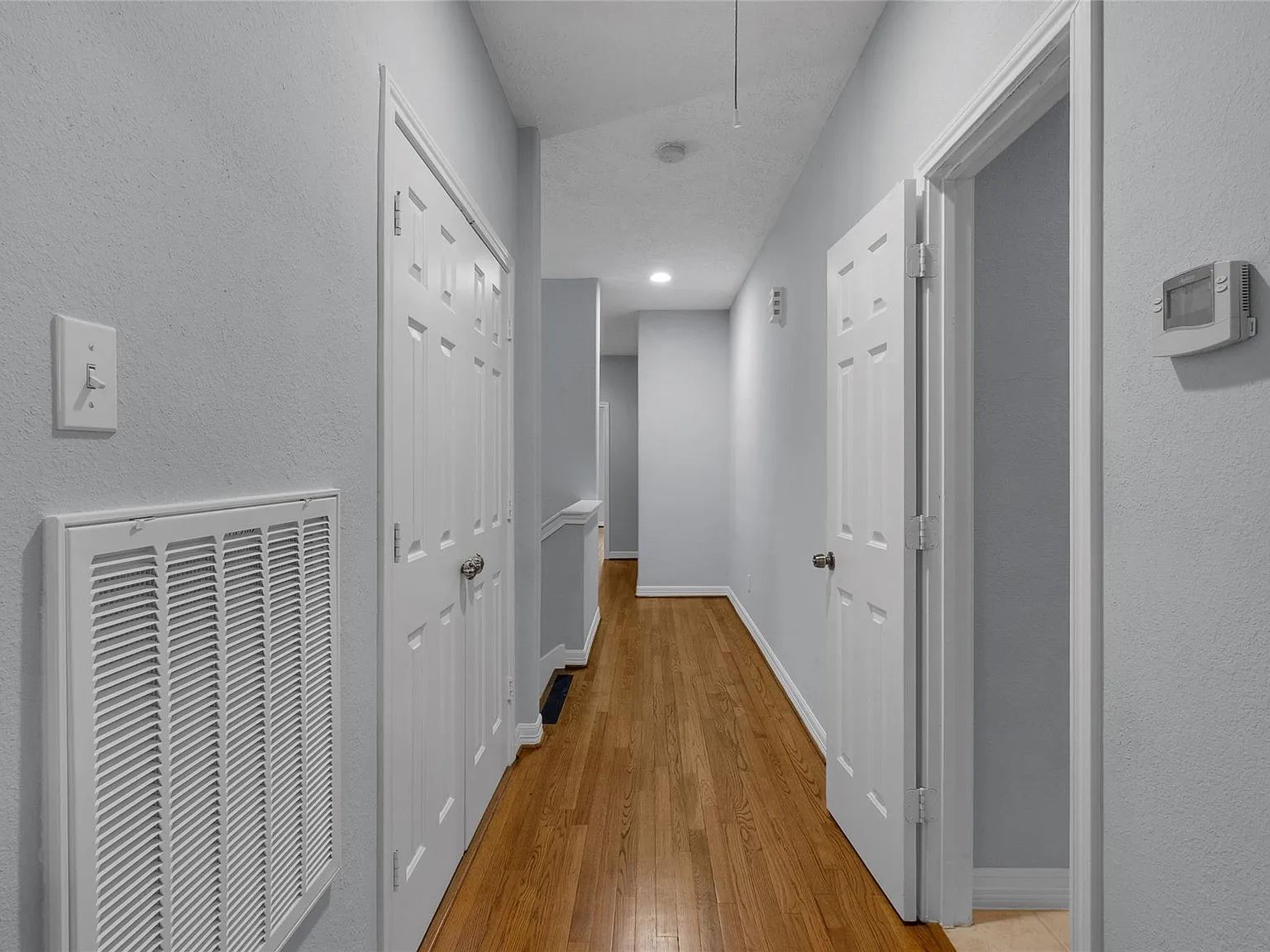 3 bed, 2.5 bath, 2140 sqft, $3,100 — Photo 4