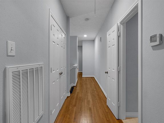 4th image of 341 W 23rd St