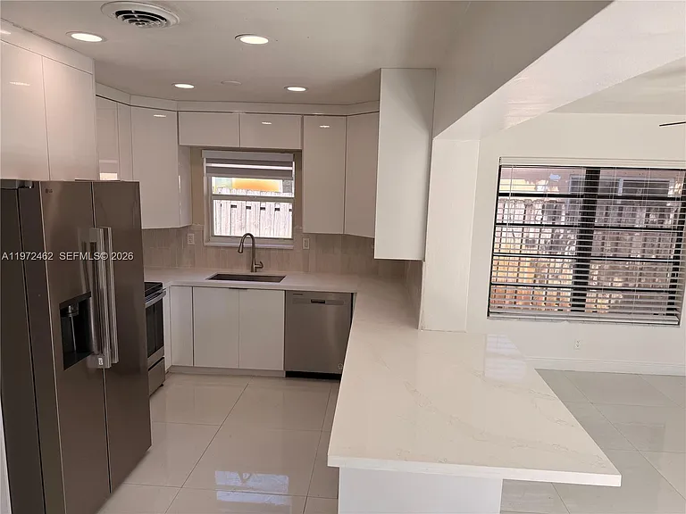 2818 Bahama Dr — Photo 4