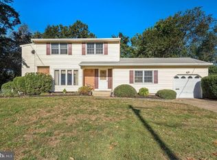 21 Ridgewood Ave, Delran, NJ 08075