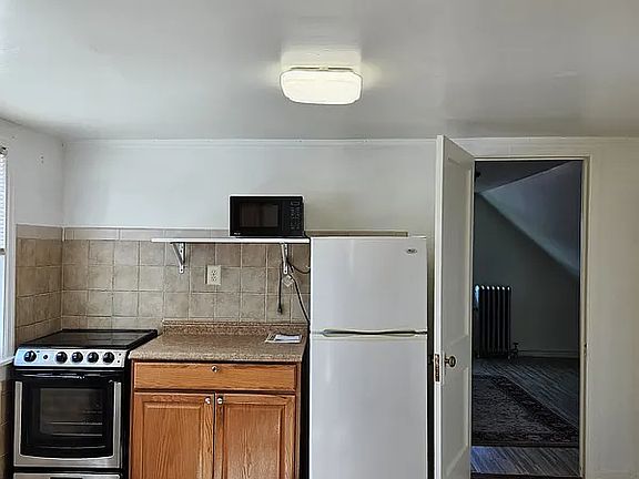 2nd image of 21-16 73rd St #3R