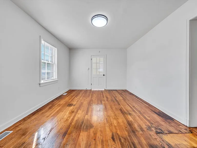 1060 Hunt Ave NW — Photo 20