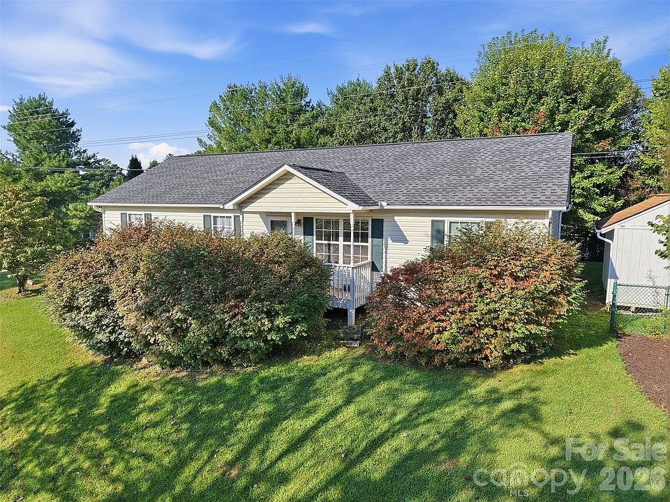 1st image of 11 Brant Ln
