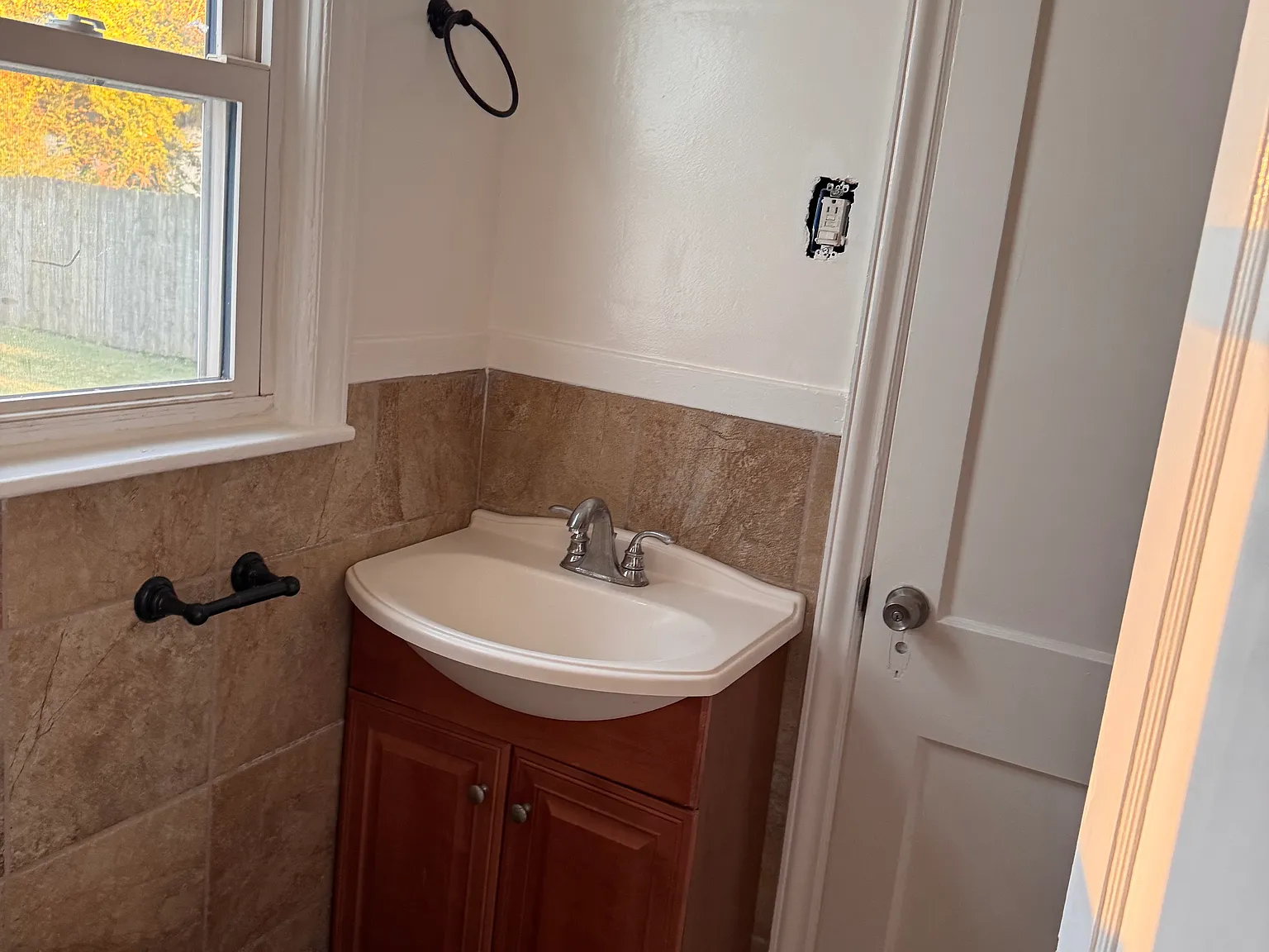 3 bed, 1100 sqft, $2,000 — Photo 4