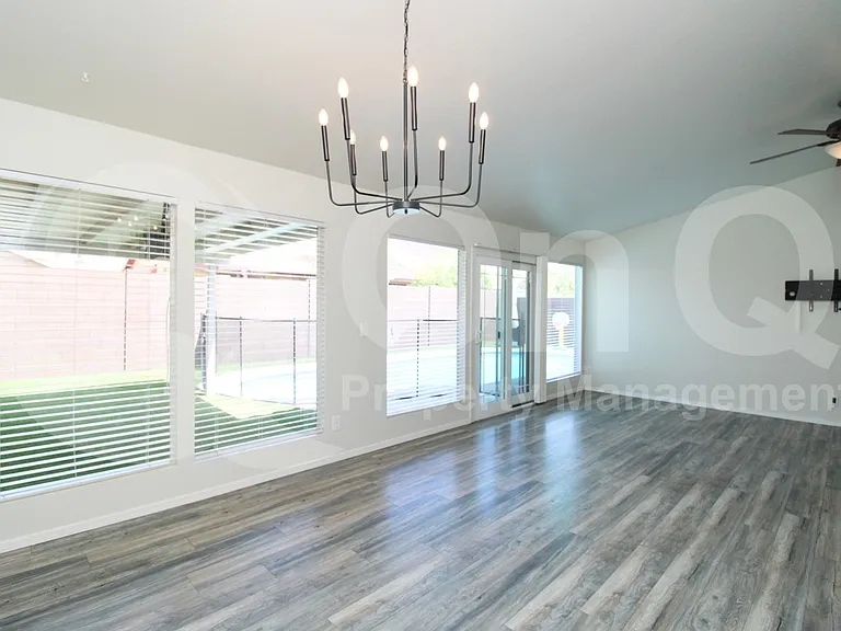 4234 E Tanglewood Dr — Photo 8