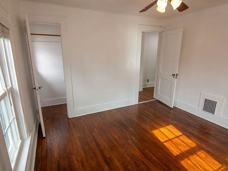 132 Crary Ave — Photo 9
