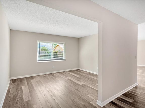 5th image of 4109 Eastridge Dr