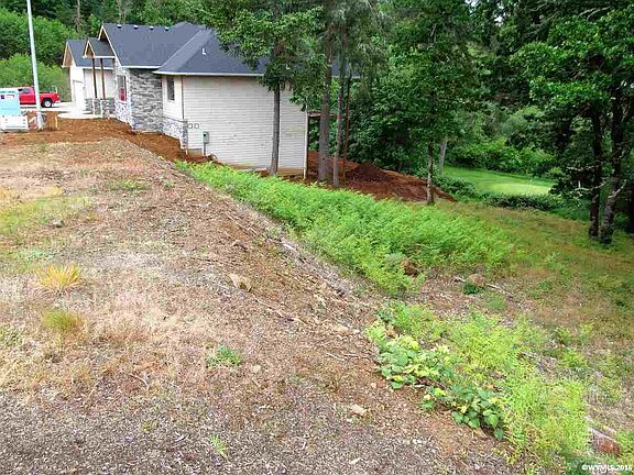 4th image of 565 Sahalee Dr SE