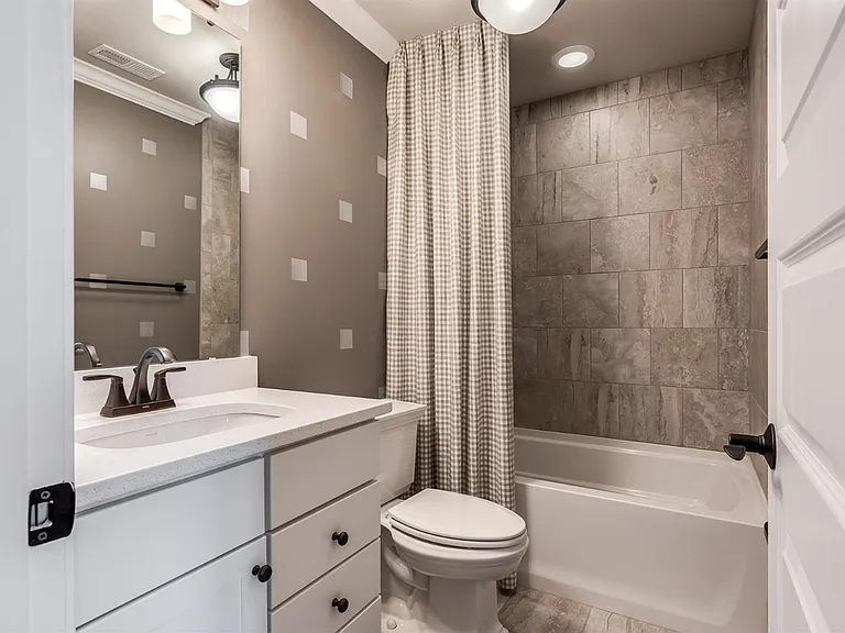 721 Harper Ln — Photo 14