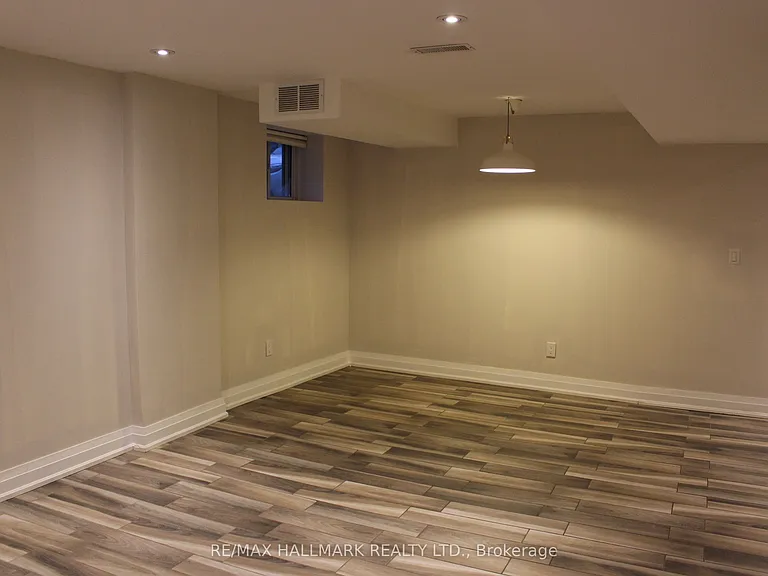 41 Treeview Dr #LOWER — Photo 11