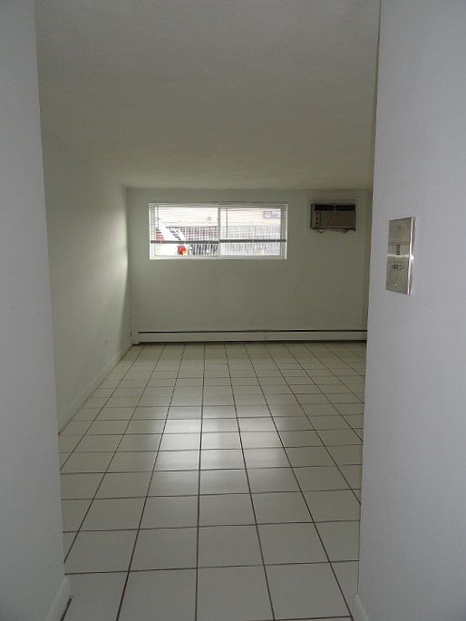 1st image of 40 Park Ave #4