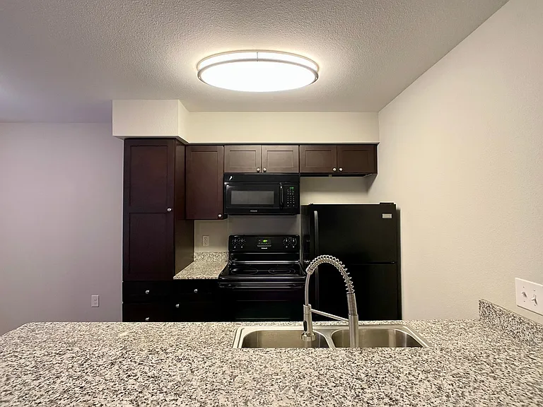 910 Duncan Ln #17 — Photo 5
