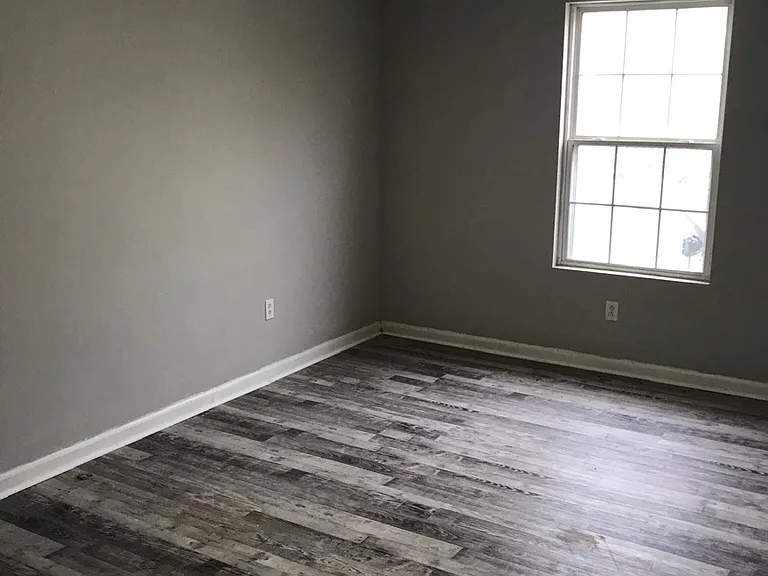 127 Karen Ct — Photo 8