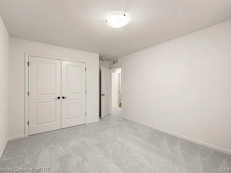 2436 Parkshore Dr — Photo 46