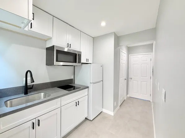 2901 W Rosecrans Ave, Gardena, CA 90249