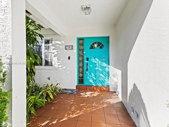 5th image of 5261 SW 23rd St