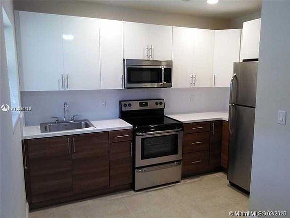 2nd image of 214 Salamanca Ave APT 2