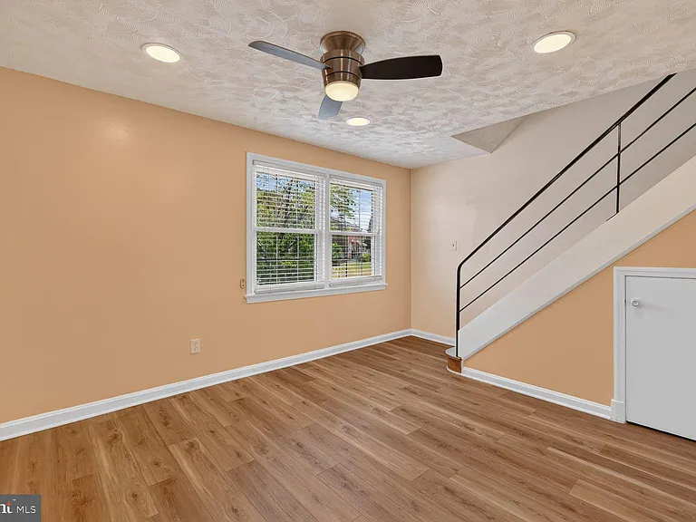 2437 Iverson St — Photo 2