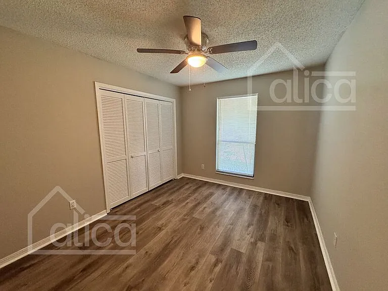 1959 Sussex Dr N — Photo 16